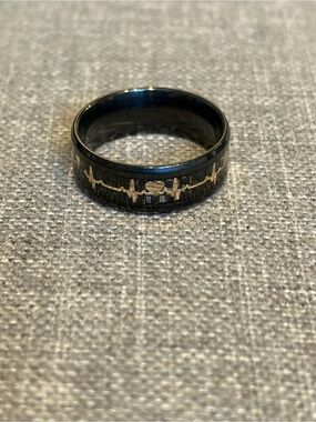 Black Gold Heartbeat EKG Heart Wide Band Ring Size 9
